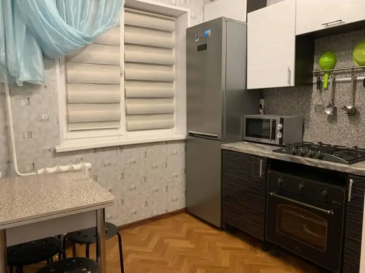 Уфа: Апартаменты на улице Орджоникидзе 10