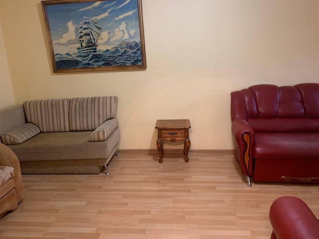 Уфа: Апартаменты на улице Черниковская 87