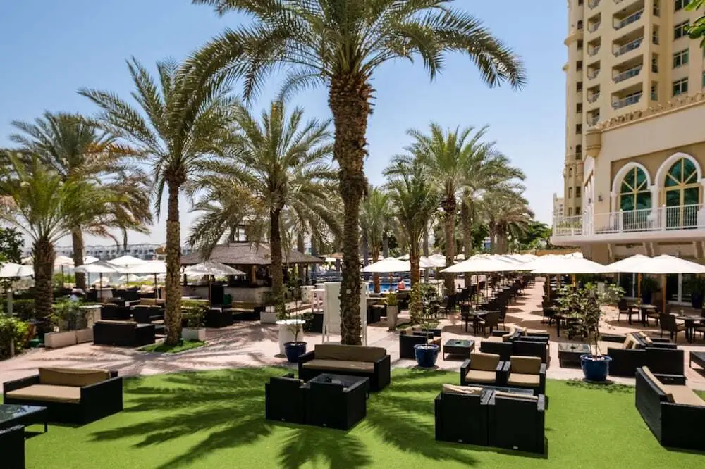 Maison Privee - Beach Access Apt w/ Burj & Sea Views on The Palm — фото 1