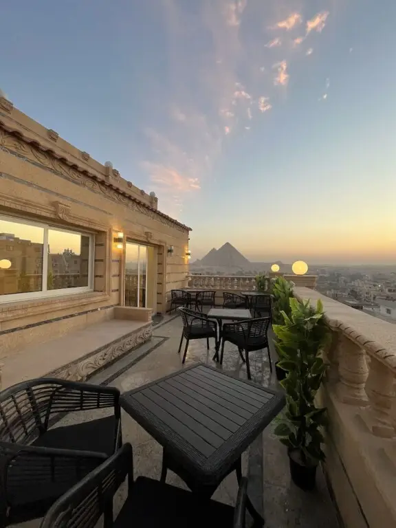 Гиза: Crowne Pyramids view inn