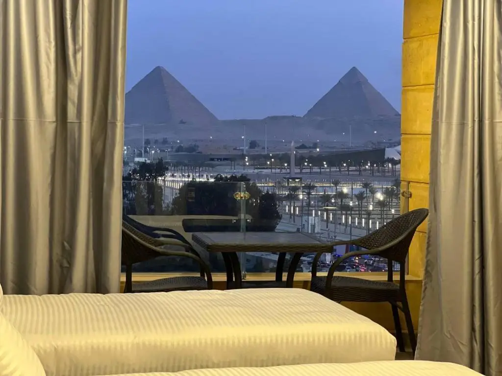 Гиза: Asia Grand Museum & Pyramids View