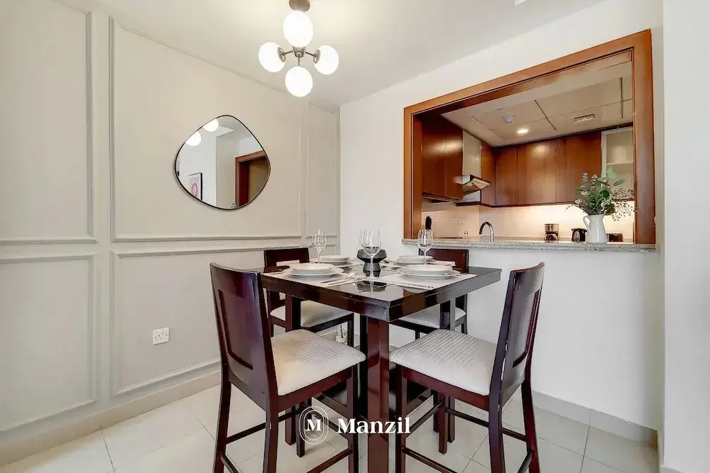 Дубай: Manzil -Cozy 1BR Apt w/ Downtown Skyline Burj View