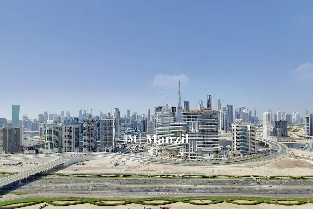 Дубай: Manzil - Cozy 1BR in Paramount w Burj Khalifa View