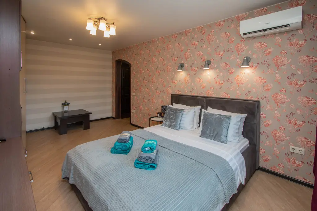 Апартаменты Room Hotel (Рум Хотел) на улице Кирова — фото 1