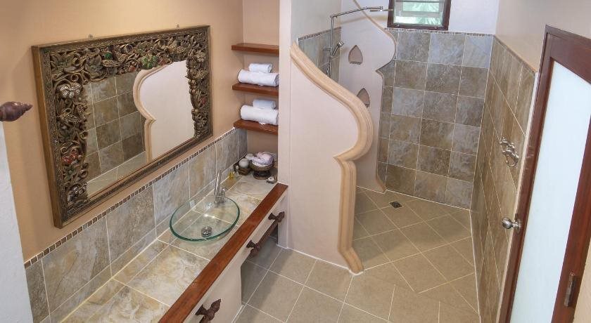 Ханом: Khanom Hill Resort