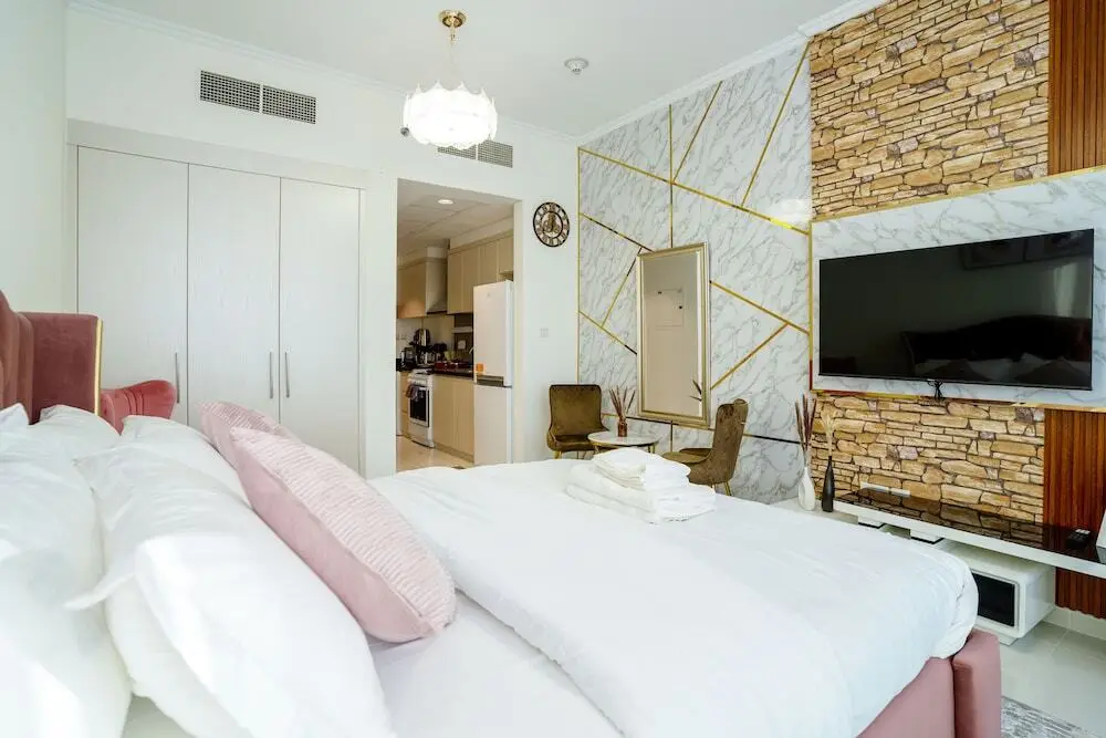 Дубай: Tanin - Wake Up To Dubai Skyline From This Stylish Studio
