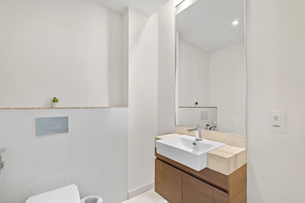 Дубай: WelHome - Luxury Living in Dubai's  City Walk Building 5