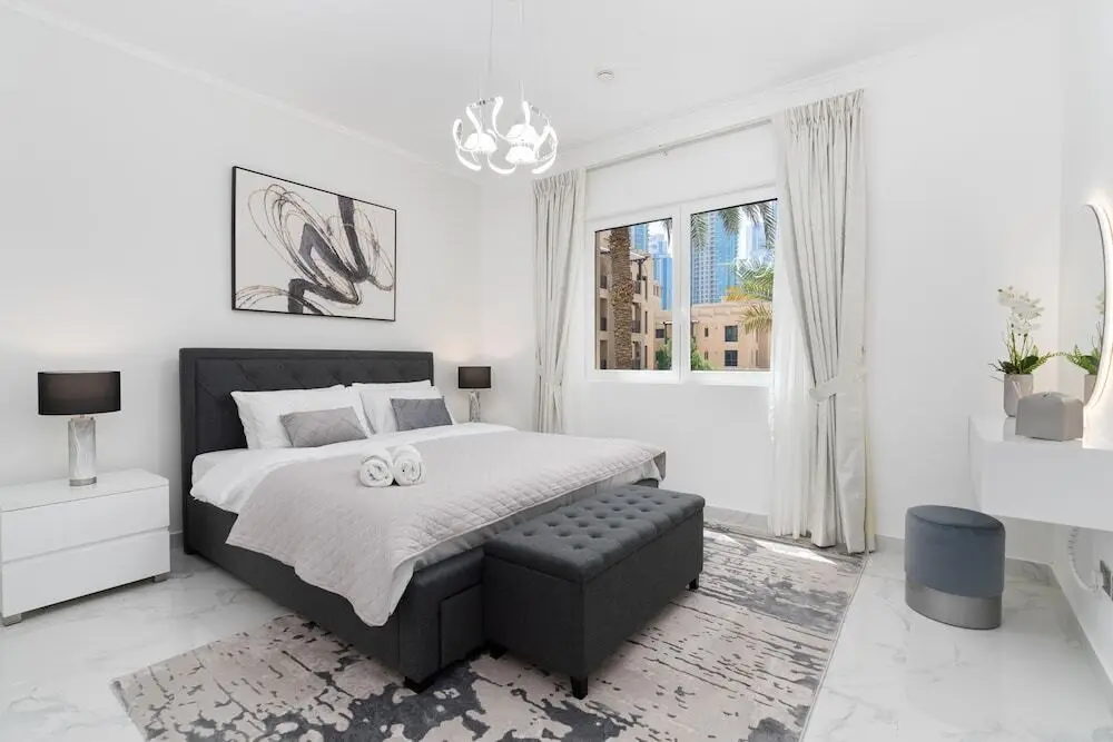 Дубай: Whitesage - Fully Renovated Spacious 2BR Apt. with Burj Views
