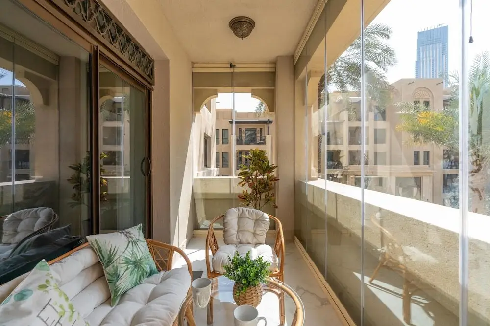 Дубай: Whitesage - Fully Renovated Spacious 2BR Apt. with Burj Views