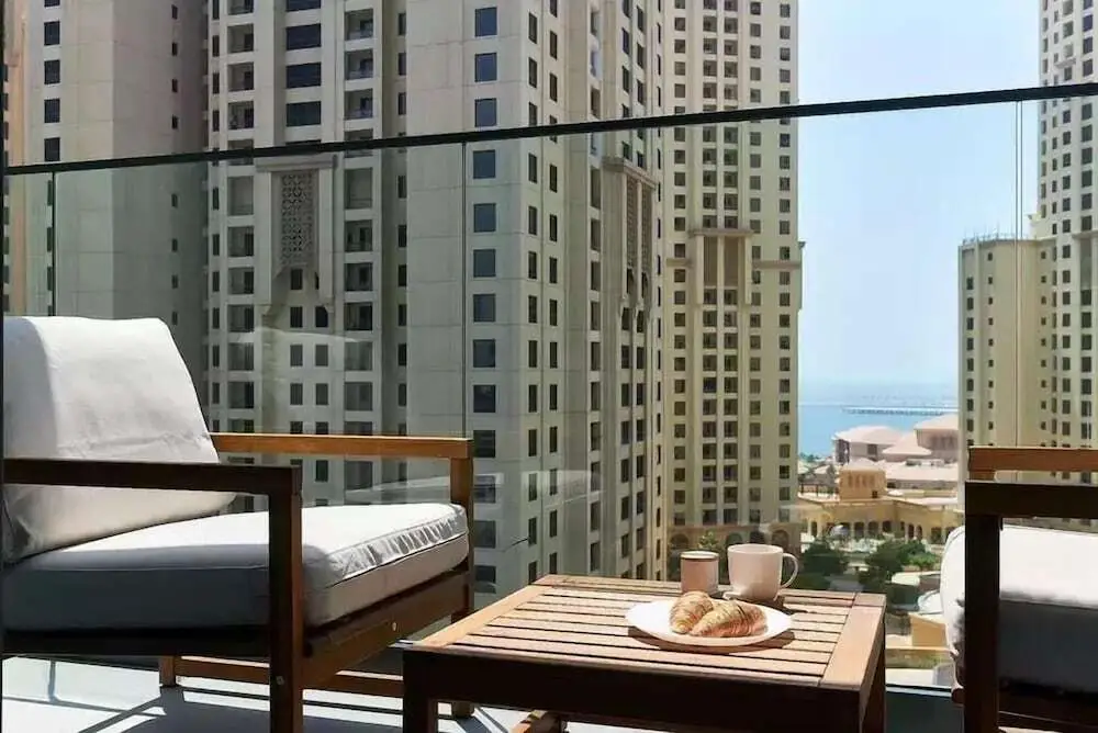 Дубай: New apt in Dubai Marina with balcony