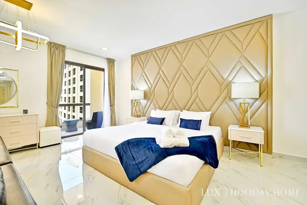 Дубай: LUX  The Murjan Sea View Suite