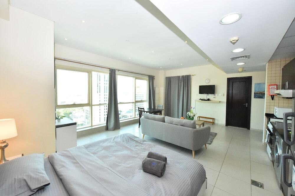 Дубай: SeaView Studio Royal Oceanic Marina -JMI