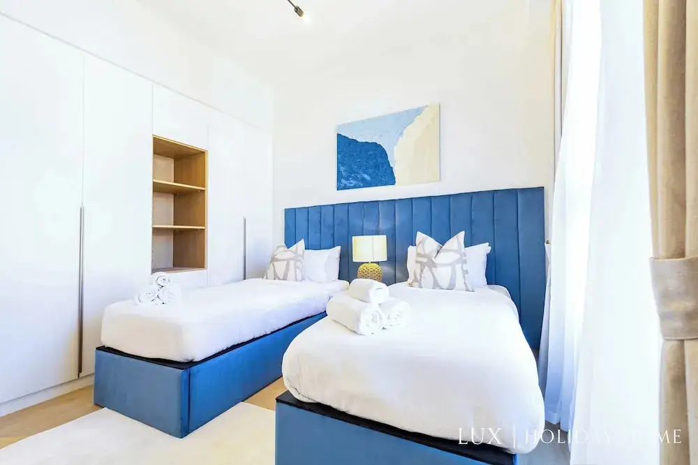 Дубай: LUX  The La Rive Sea View Suite