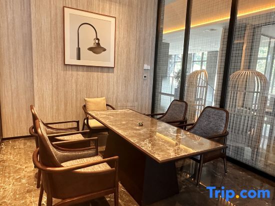 Циндао: Qingdao Red Rock Hotel