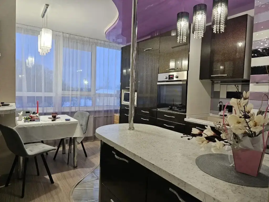 Ижевск: Shikarnaya, Klassicheskaya Flat