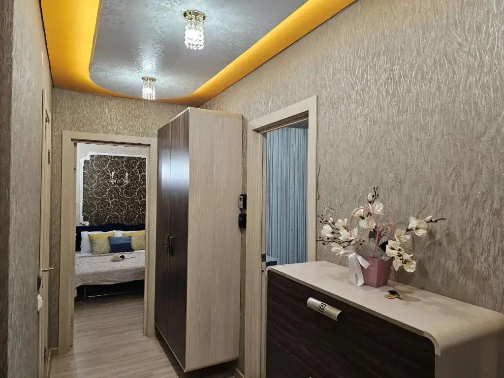 Ижевск: Shikarnaya, Klassicheskaya Flat