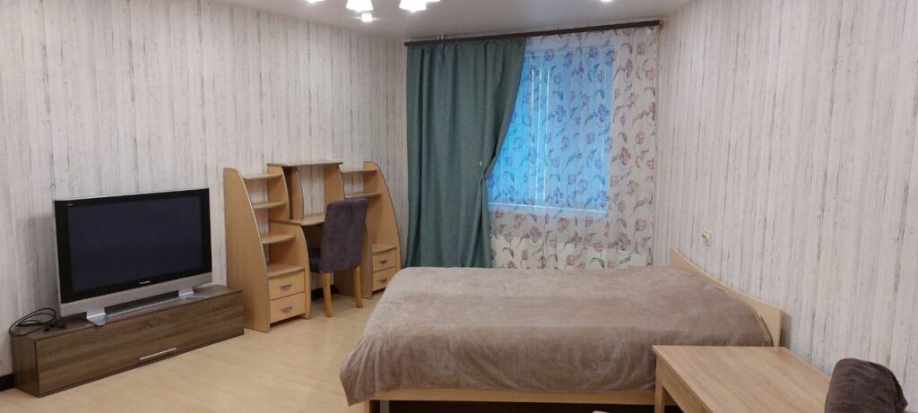 Томск: Квартира 2-комнатная в центpe Kировскогo p-нa