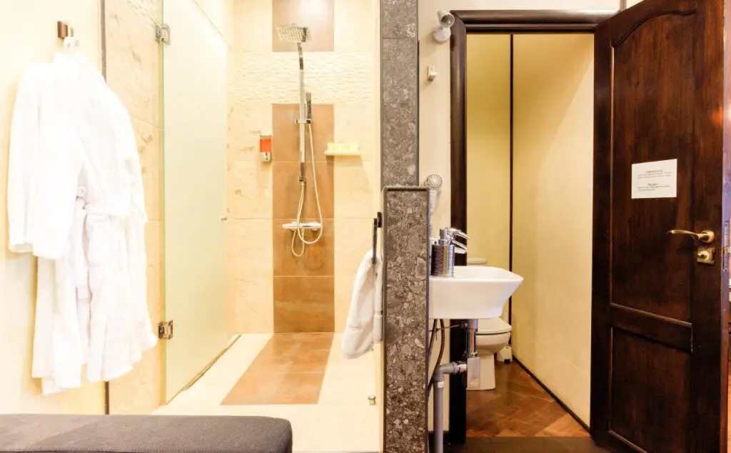 Санкт-Петербург: GhOtel На Невском