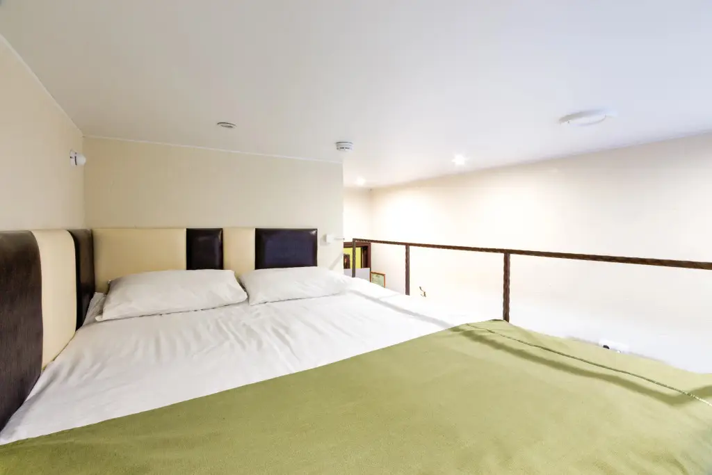 Санкт-Петербург: GhOtel На Невском
