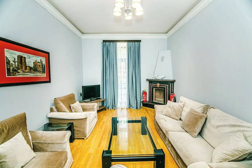 Баку: Azneft Garden Apartment