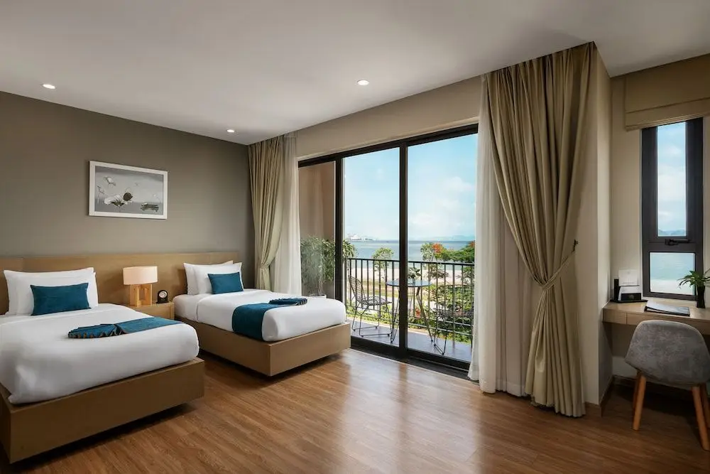 Халонг: La Batisse Resort Halong