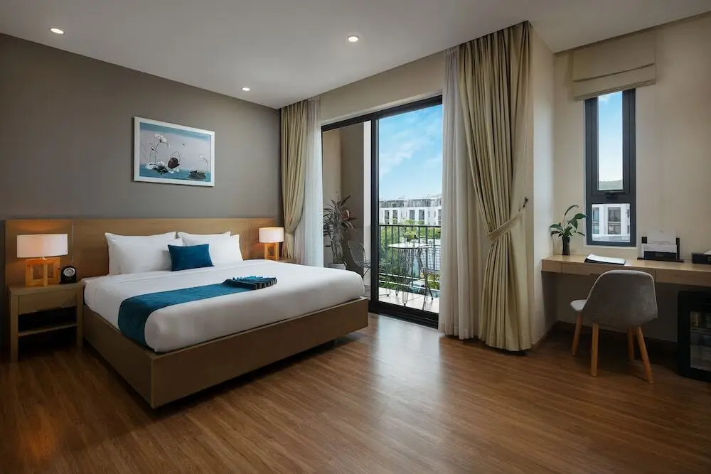 Халонг: La Batisse Resort Halong