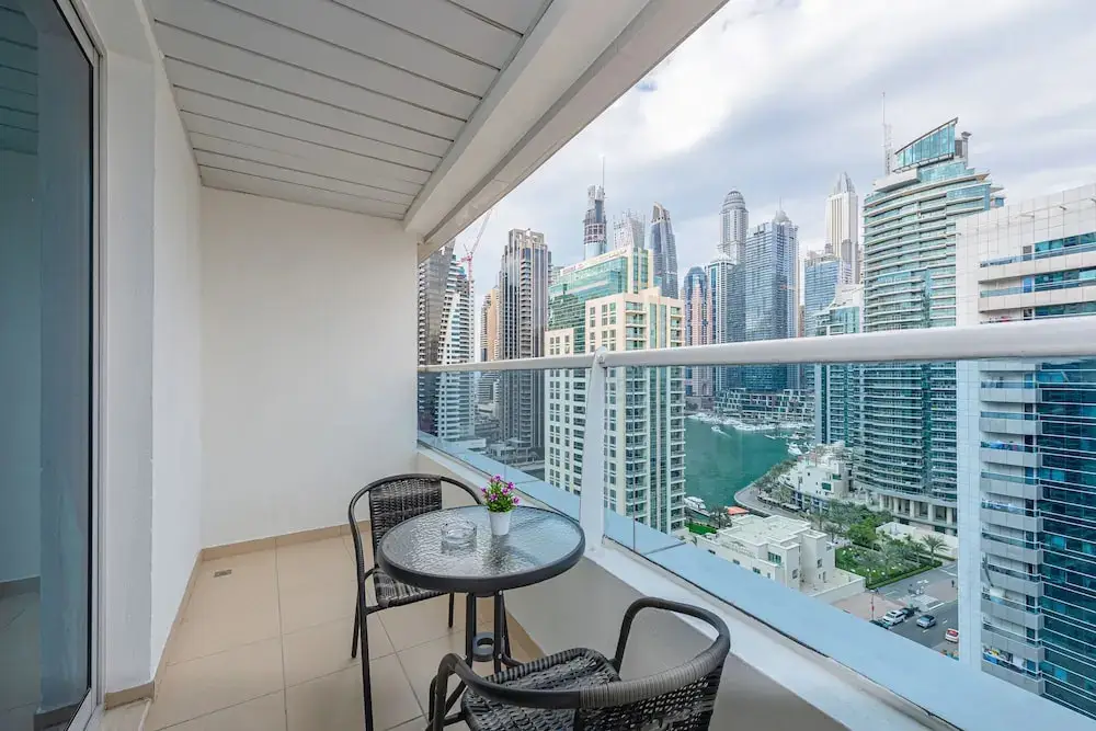 Дубай: Marina View Spacious 1 BR Near Metro Apartments