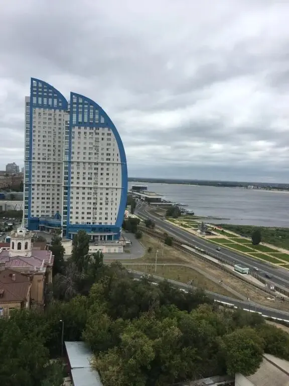Волгоград: Апартаменты с Видом на Город на Пугачевской улице 5
