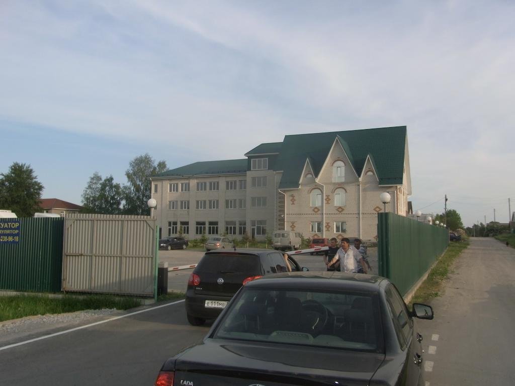 Почеп: White House Guest House