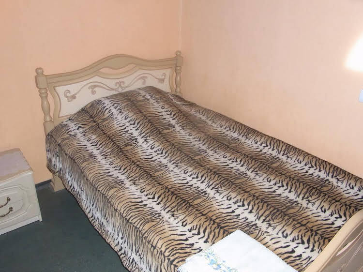 Почеп: White House Guest House