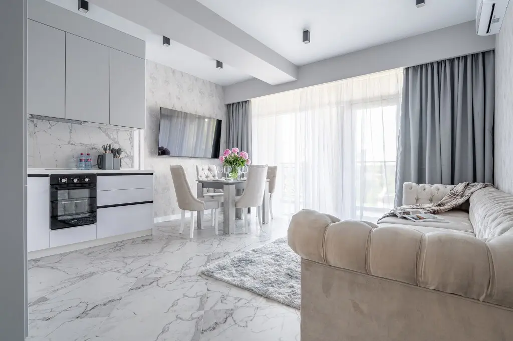 Сочи: Апартаменты RED APARTMENTS Светлана Парк Сторми