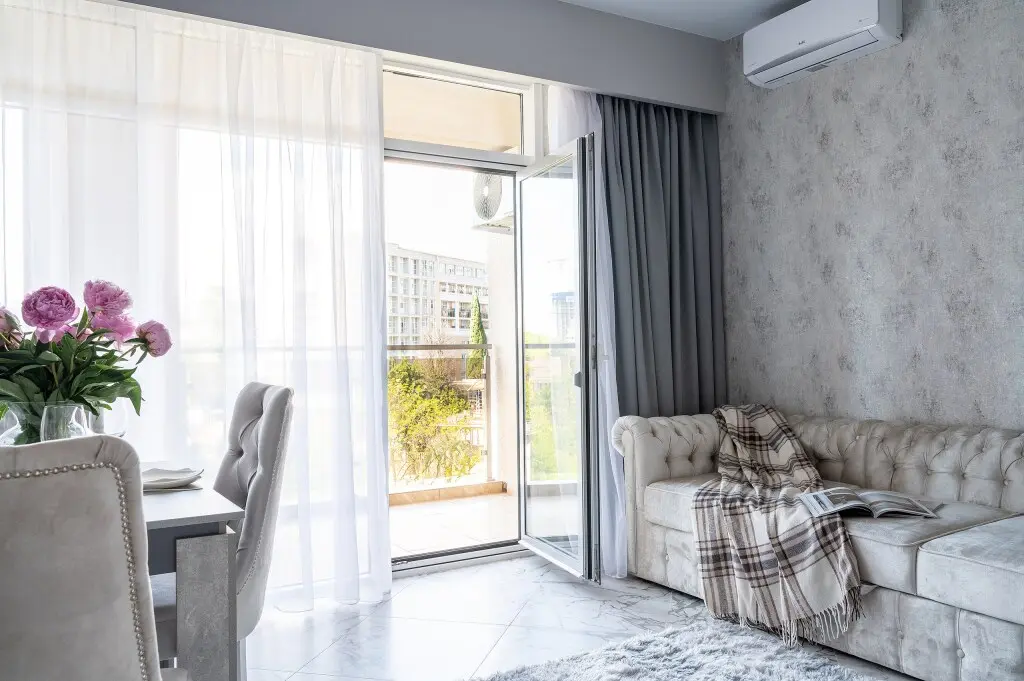 Сочи: Апартаменты RED APARTMENTS Светлана Парк Сторми