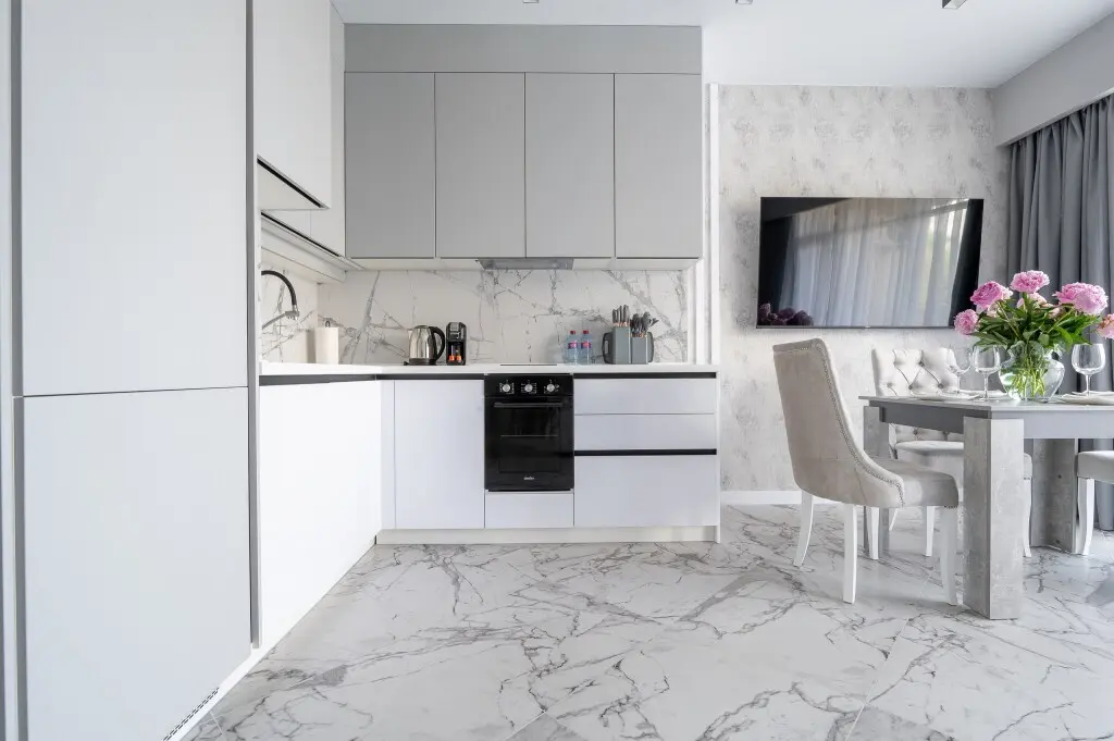 Сочи: Апартаменты RED APARTMENTS Светлана Парк Сторми
