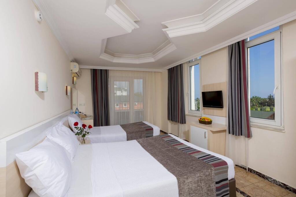 Аланья: Clover Magic Park Beach Hotel