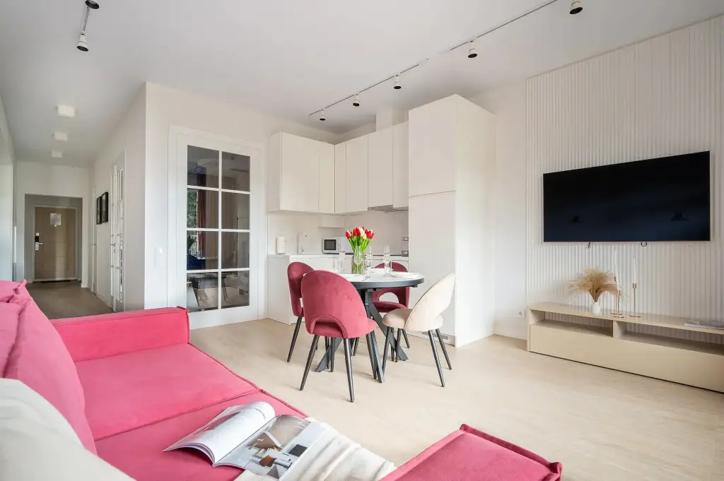 Сочи: Апартаменты Red Apartment Светлана Парк Элис