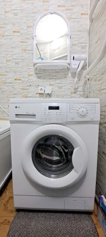 Ноябрьск: Квартира на Космонавтов 35 кв 44