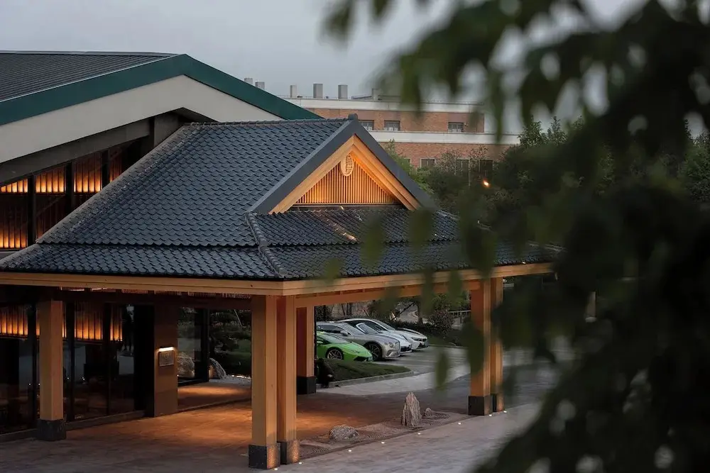 Hyakumangoku Onsen Hotel — фото 1
