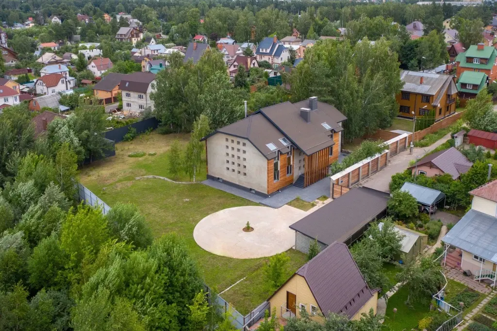 Нахабино: Коттедж Huse Современный с бассейном в Нахабино