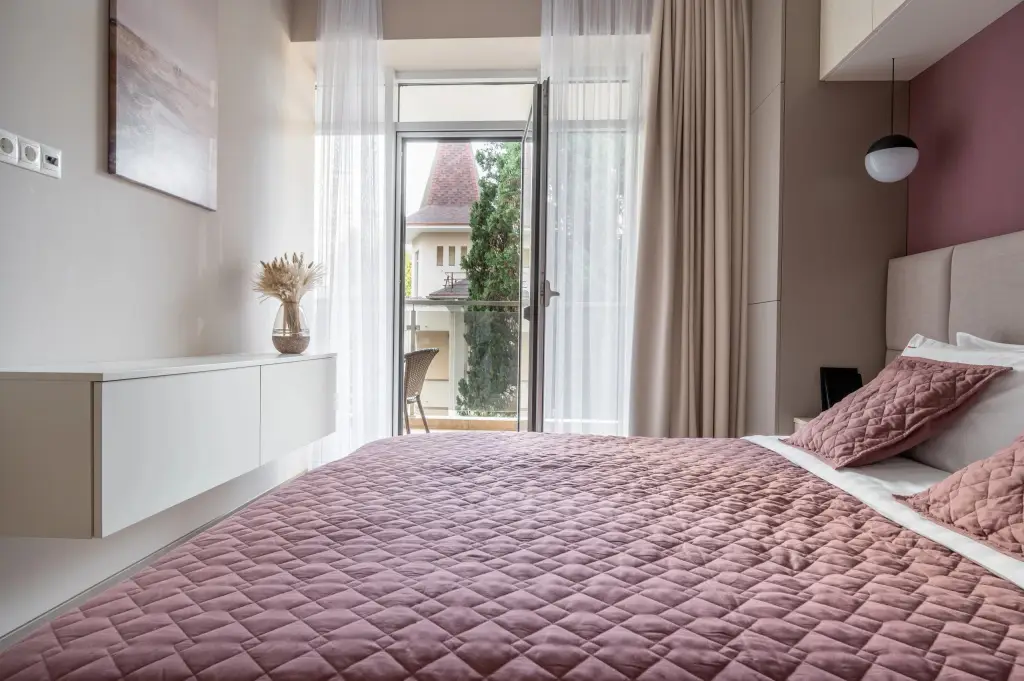 Сочи: Апартаменты Red Apartments Светлана Парк Одри