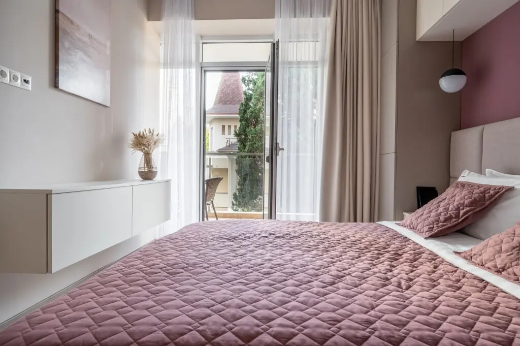Сочи: Апартаменты Red Apartments Светлана Парк Одри