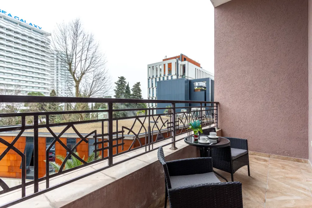 Сочи: Апартаменты Red Apartments Светлана Парк Камила
