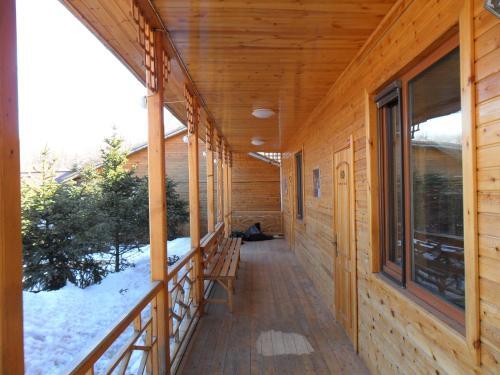 Yabuli Hotspring Woodhouse Hotel — фото 1