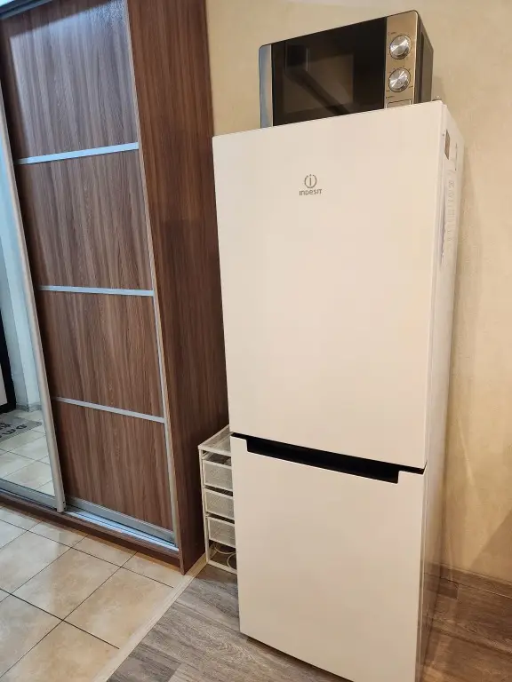 Новый Уренгой: Апартаменты в Микрорайоне Дружба 4/2 (3 этаж)