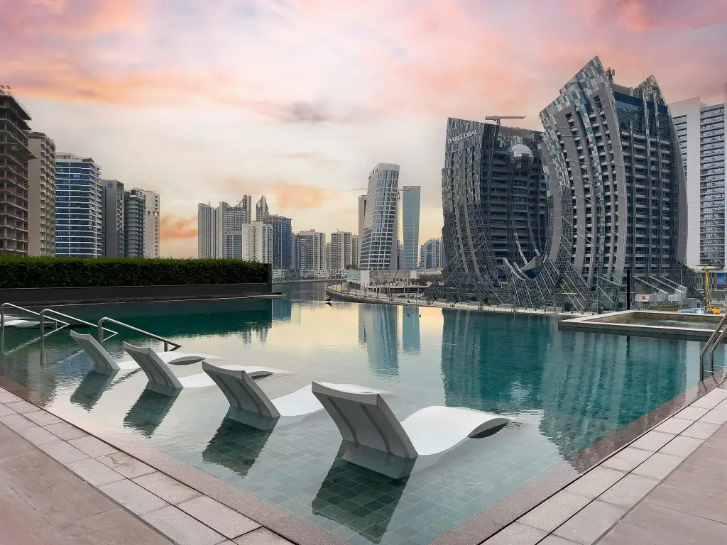 Дубай: Апартаменты Premium 1BR with Canal & Burj Khalifa view