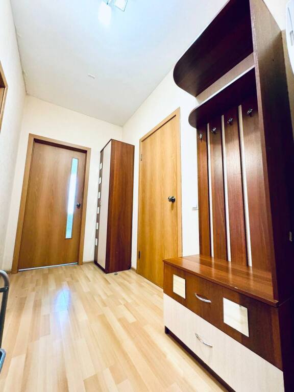 Екатеринбург: Апартаменты на Циолковского 57 однокомнатные с балконом
