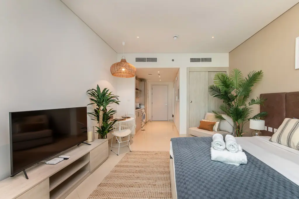 Дубай: Апартаменты Modern and Cozy Studio | Seven Palm Prime Location