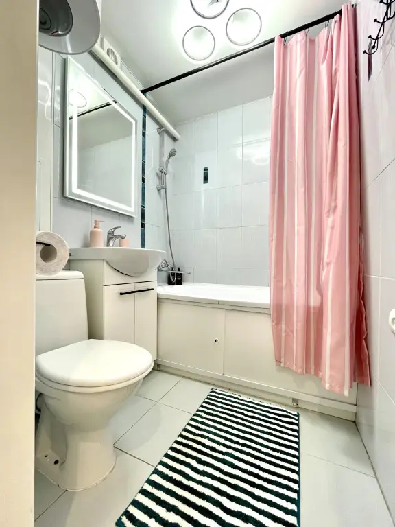 Калининград: Квартира ApartMari Светлые двухкомнатные апартаменты в самом центре