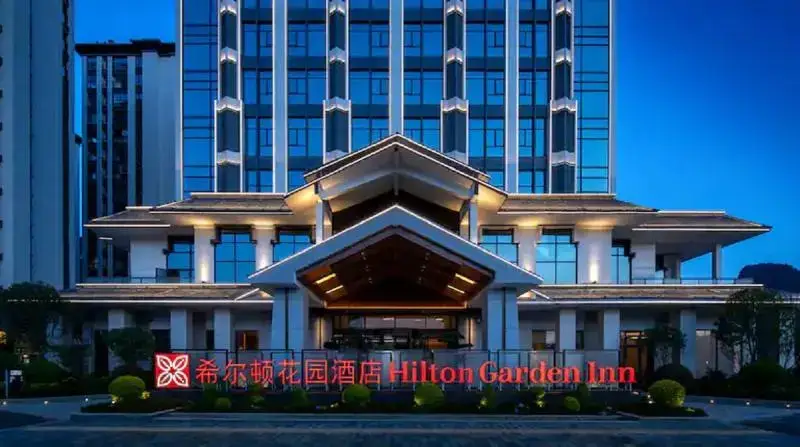 Hilton Garden Inn Xingyi Wanfenglin — фото 1