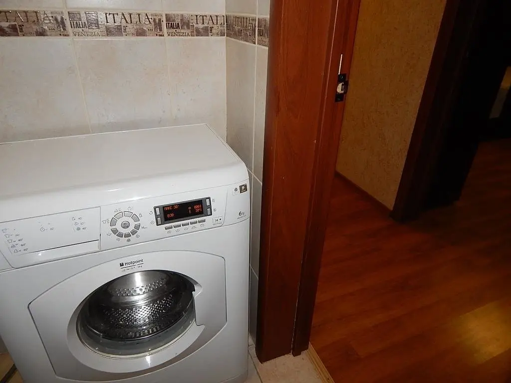 Новосибирск: AAA Elita on Semiy Shamshinih 12