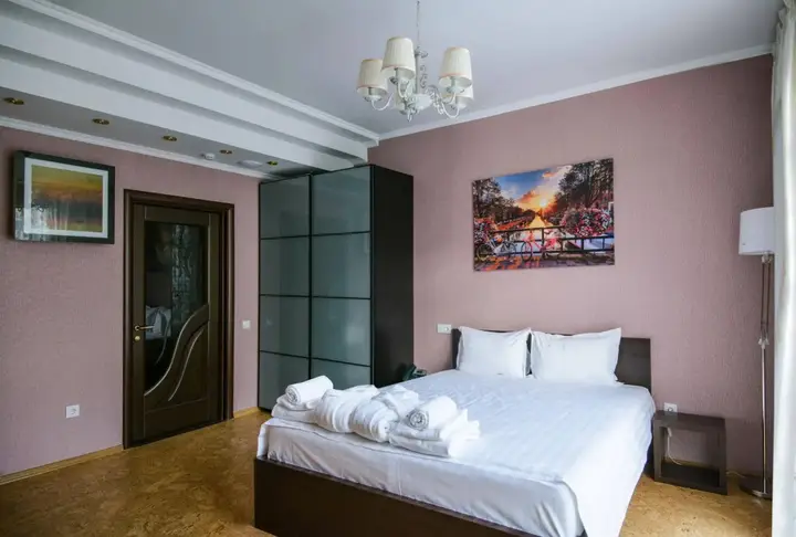 Новосибирск: Меблированные комнаты AHOTELS design style on Oktyabrskaya